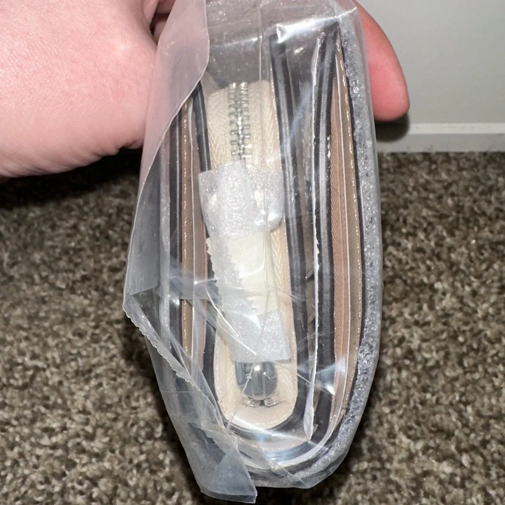 Coach Small Snap Wallet in Cherry Print - Picture 4 of 7